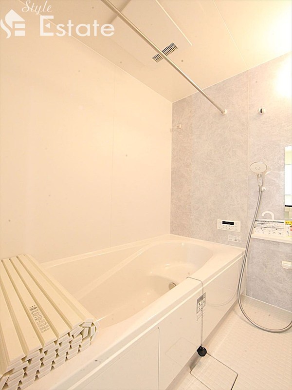 バス・シャワールーム　バスルーム