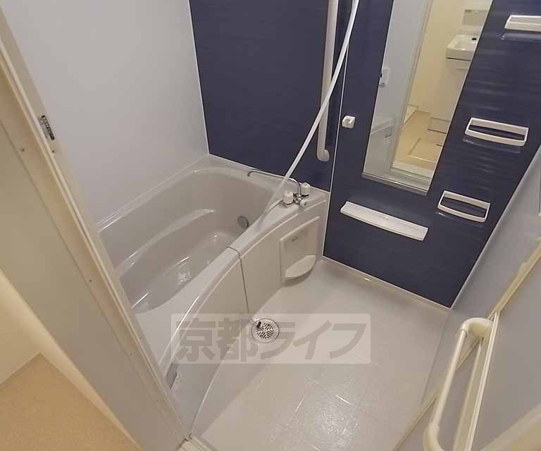 バス・シャワールーム　物の配置もし易いバスルーム