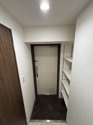 玄関　収納もある玄関です