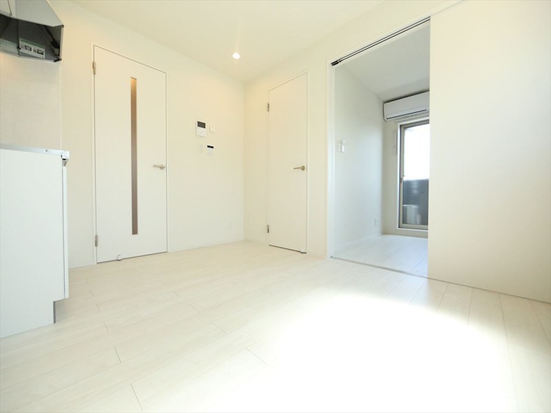 居室・リビング　ＤＫ6.9帖　システムキッチン　同仕様写真