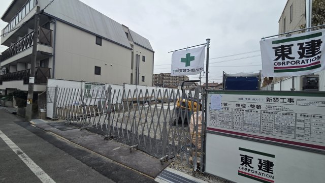 建物外観　建設中