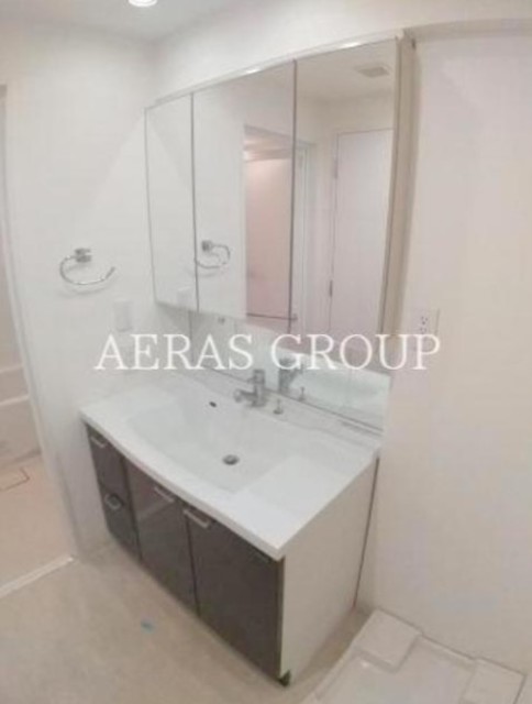 洗面設備　同仕様反転タイプ