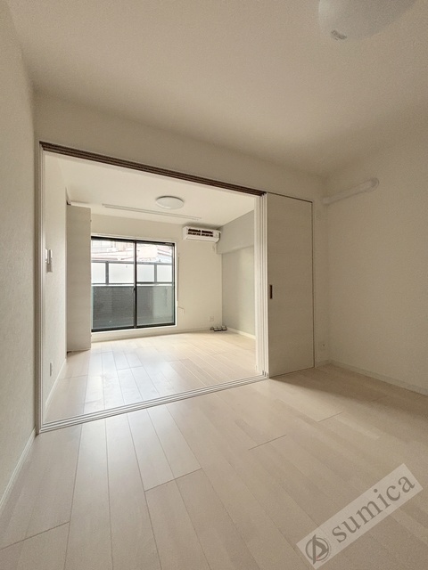 居室・リビング　日当たりのいいお部屋です♪