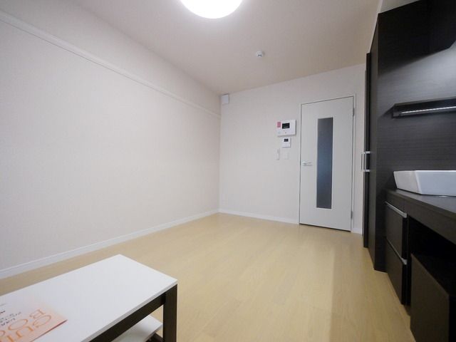 居室・リビング　★追焚き・浴室乾燥・洗浄機能付便座・独立洗面台など充実設備★