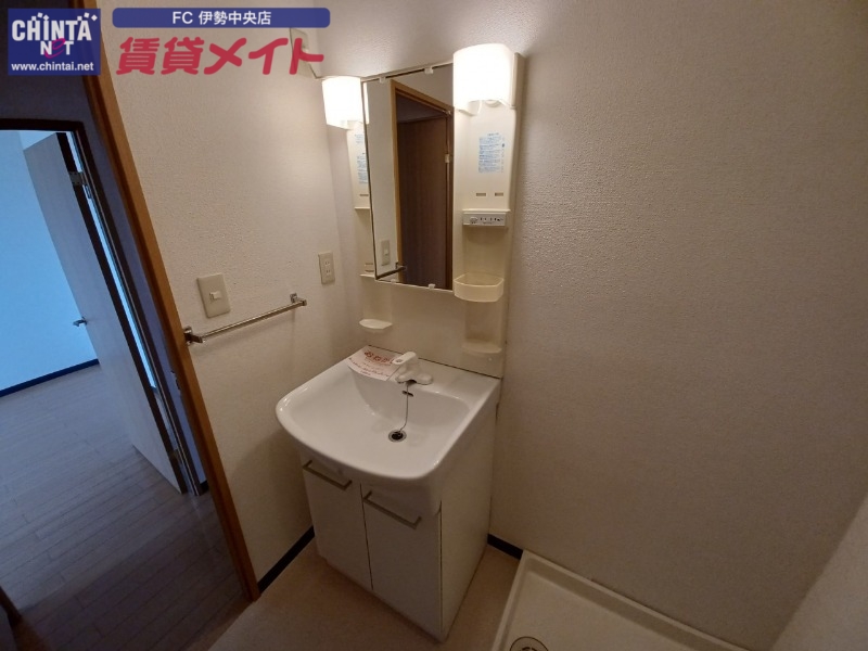 洗面設備　同型参考写真