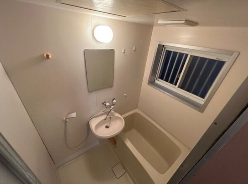 バス・シャワールーム　図面と現状に相違がある場合には現状を優先