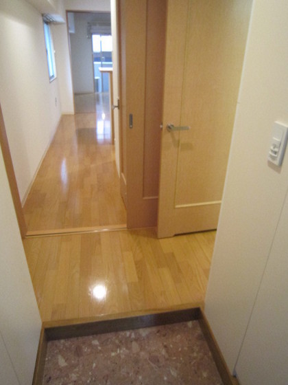 玄関　※別部屋の写真です