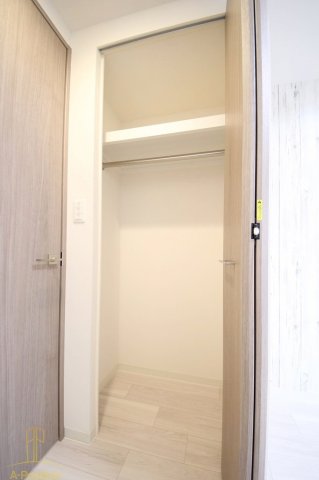 収納　プレサンス福島ミッドエル