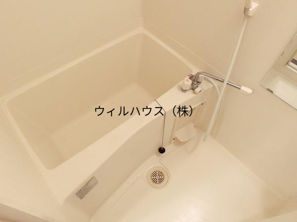 バス・シャワールーム　キレイにリフォームされています！