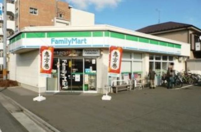 コンビニ　ファミリーマート関町庚申通り店（コンビニ）まで671m