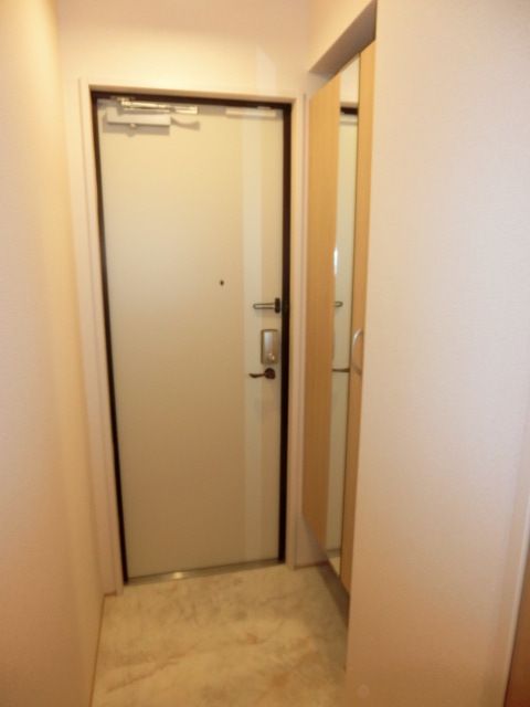 玄関　シューズボックスのある玄関です。