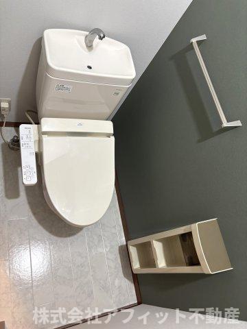 トイレ　温水洗浄暖房便座