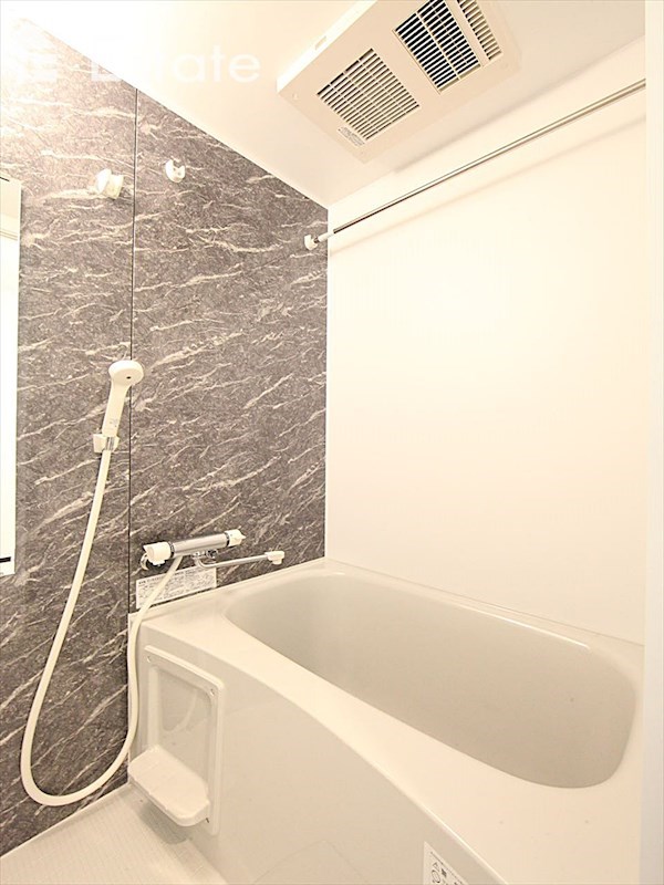 バス・シャワールーム　バスルーム