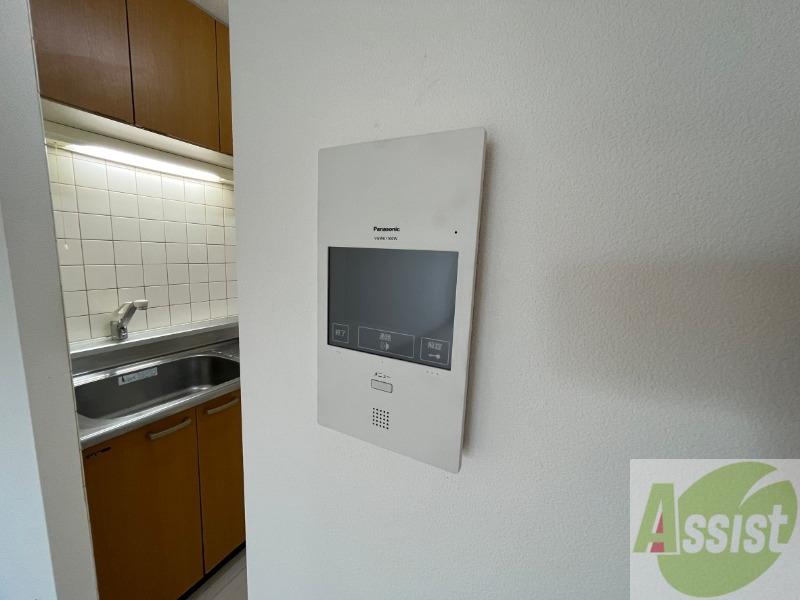 セキュリティ　ＴＶモニター付インターホンです。来客者の顔が見えるので安心！