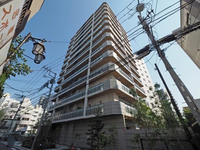 建物外観　オートロック完備