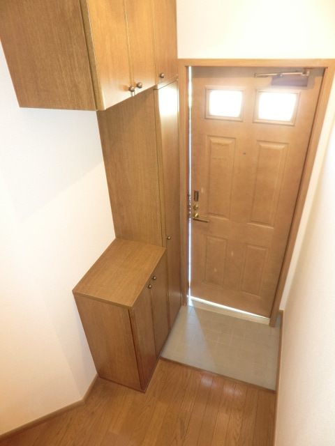 玄関　収納が多い玄関です！