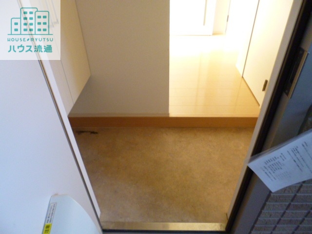 玄関　※同タイプ別号室のお写真です