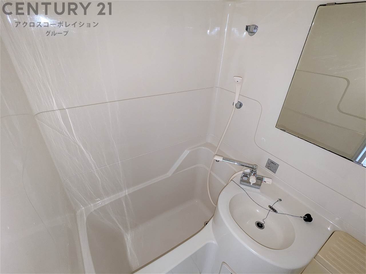 バス・シャワールーム　シンプルで機能的なユニットバスです☆