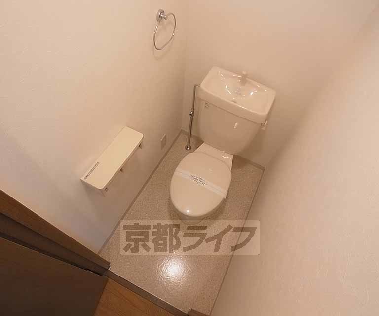 トイレ　清潔感のある洋式トイレです。