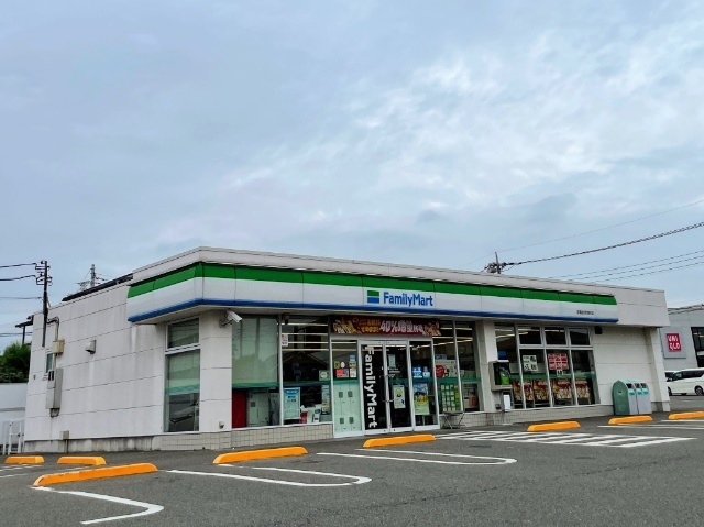 コンビニ　ファミリーマート前橋総社町高井店（コンビニ）まで455m