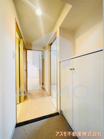 玄関　同マンション別部屋　参考写真