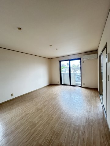 建物外観　落ち着いた雰囲気の外観です