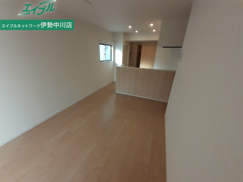 居室・リビング　反転タイプ参考写真