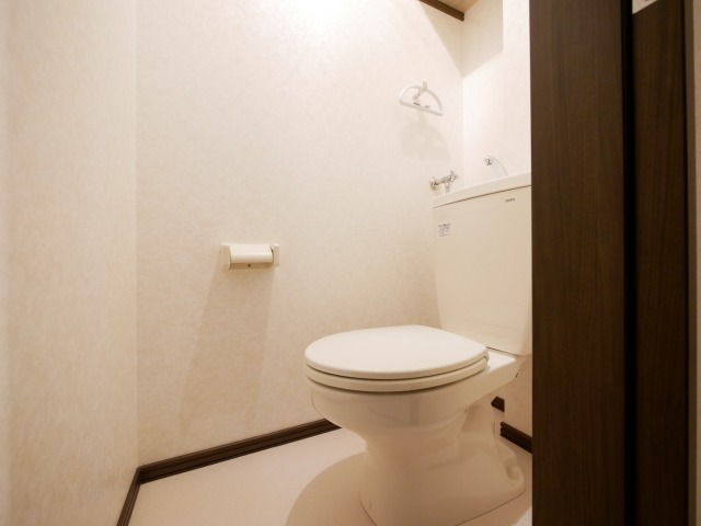 トイレ　落ち着いた雰囲気のトイレスペースです♪