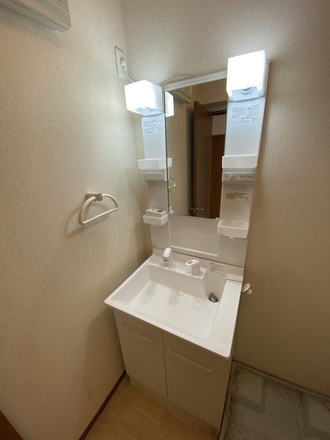 洗面設備　毎日使いますよね…独立洗面台。