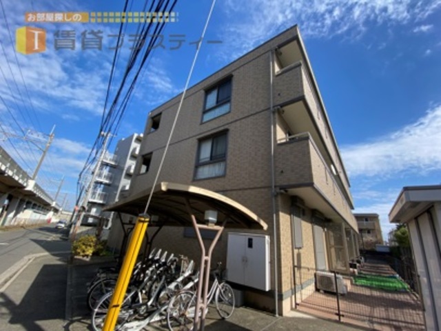 建物外観　閑静な住宅街に立地　ハウスメーカー施工です