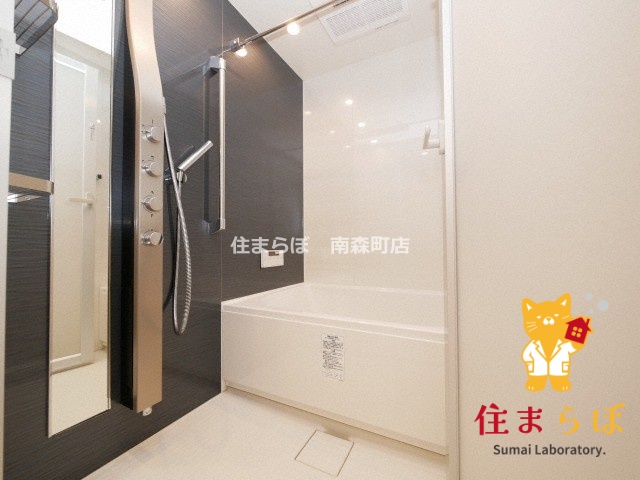 バス・シャワールーム　「見た目じゃなく、心に“しっくりくる”を大切に。」