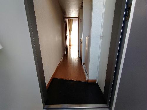 玄関　仕様・設備は現況と異なる場合がございます