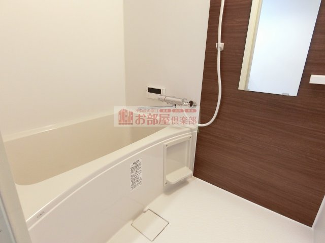 バス・シャワールーム　アクセントの効いたお洒落なお風呂♪