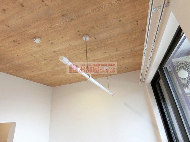 その他設備　便利な室内物干し♪