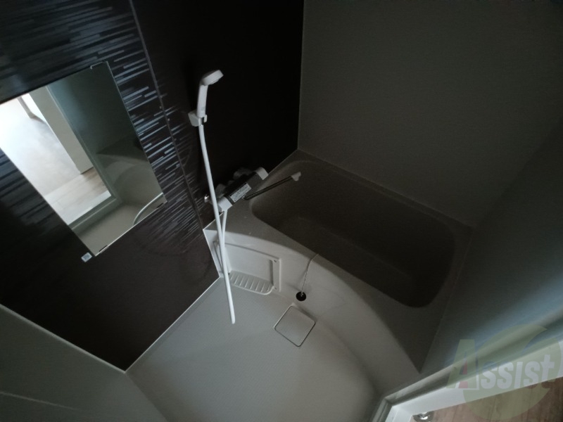 バス・シャワールーム　お風呂になります。一日の疲れを癒してくださいね。