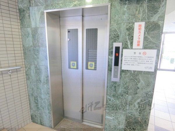 ロビー　エレベーター