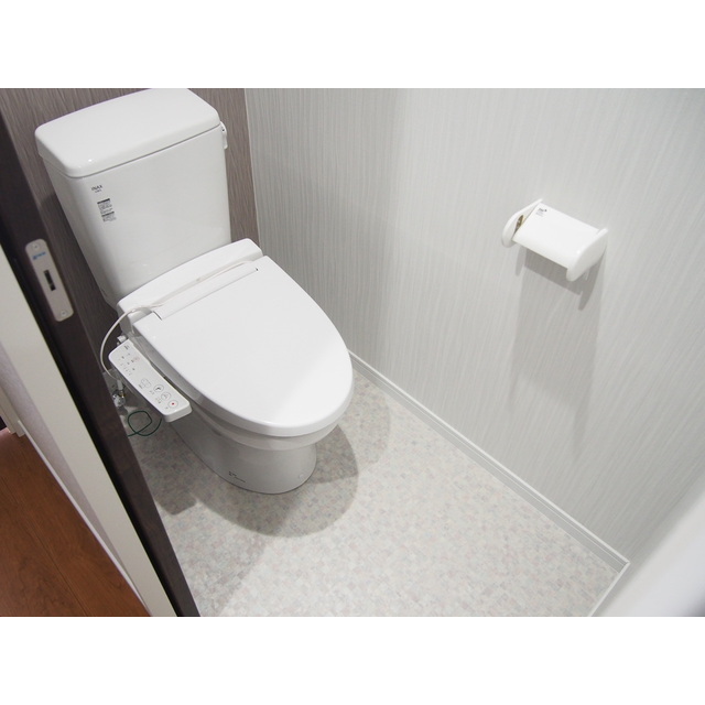 トイレ　温水洗浄暖房便座