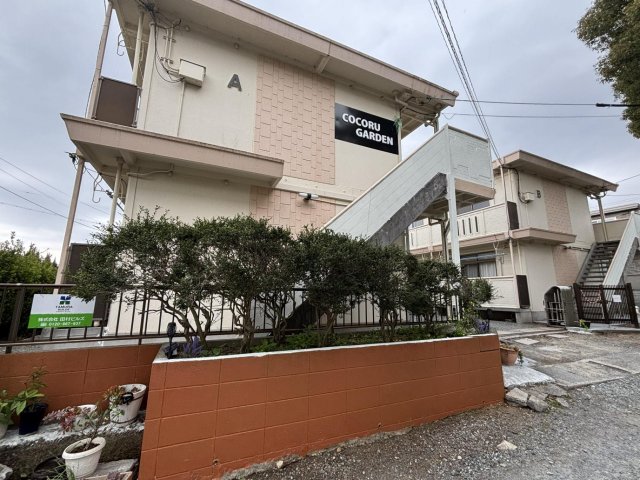 建物外観　オーナーチェンジを機にアパート名を変更しました