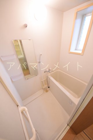 バス・シャワールーム　バストイレ別！