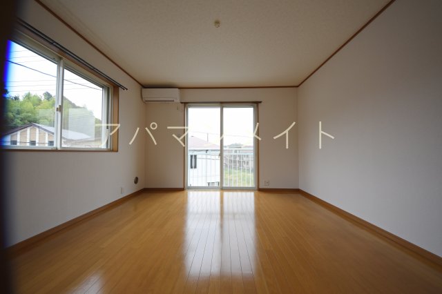 居室・リビング　フローリング！