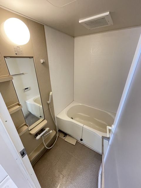 バス・シャワールーム　別部屋参考写真です