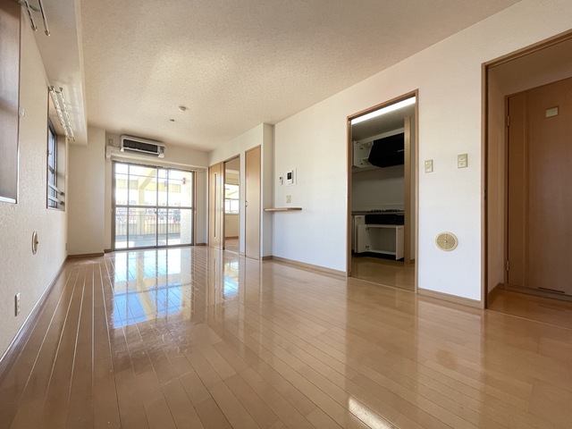 居室・リビング　別部屋参考写真です