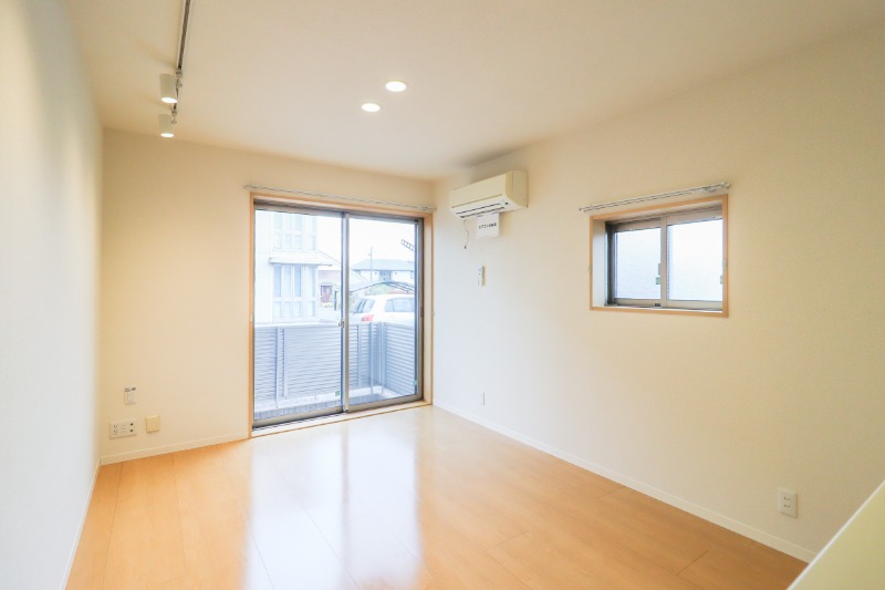 居室・リビング　図面と現状に相違がある場合には現状を優先