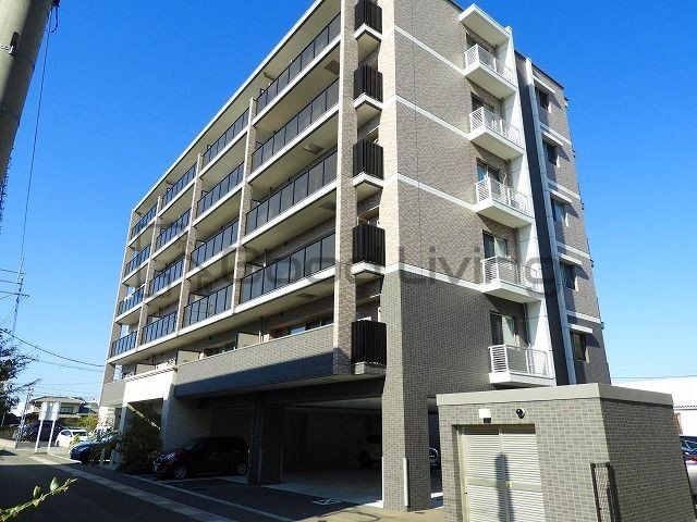 建物外観　洗練されたアーバンデザイン