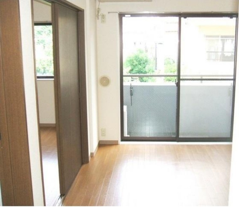 居室・リビング　※別部屋参考写真