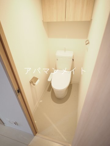 トイレ　収納のある使いやすいトイレです