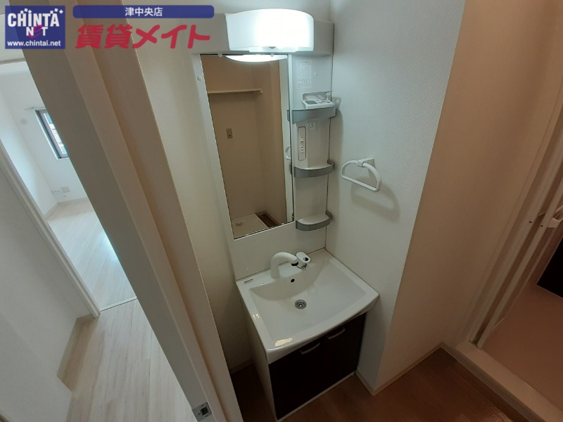 洗面設備　同物件別室写真