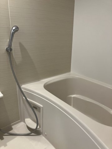 バス・シャワールーム　日々の疲れを癒やすバスルーム　※同物件別部屋の参考写真