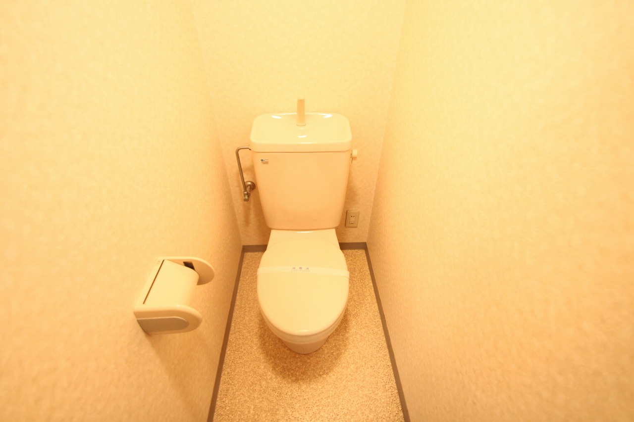 トイレ　清潔感溢れるトイレです。