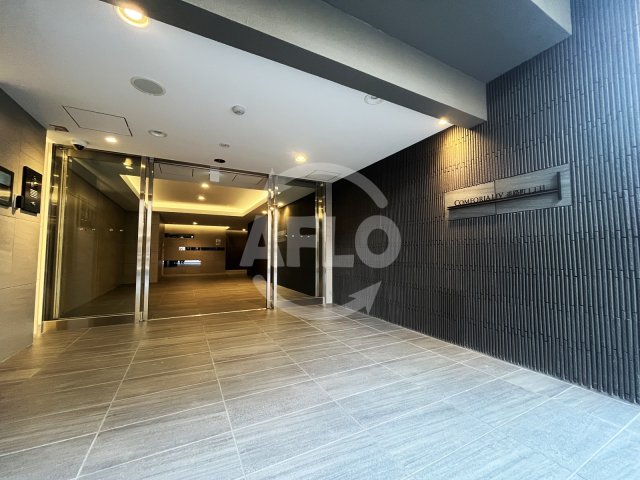 エントランス　コンフォリア・リヴ淡路町一丁目　エントランス